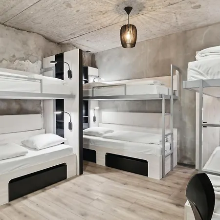 Otel Fyrtojet - We Give Less Save *
